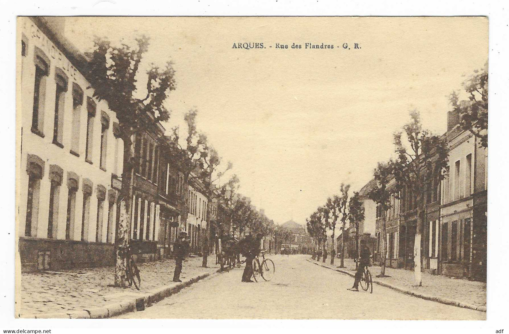 CPA ANIMEE ARQUES, ANIMATION DANS LA RUE DES FLANDRES, PAS DE CALAIS 62 - Arques