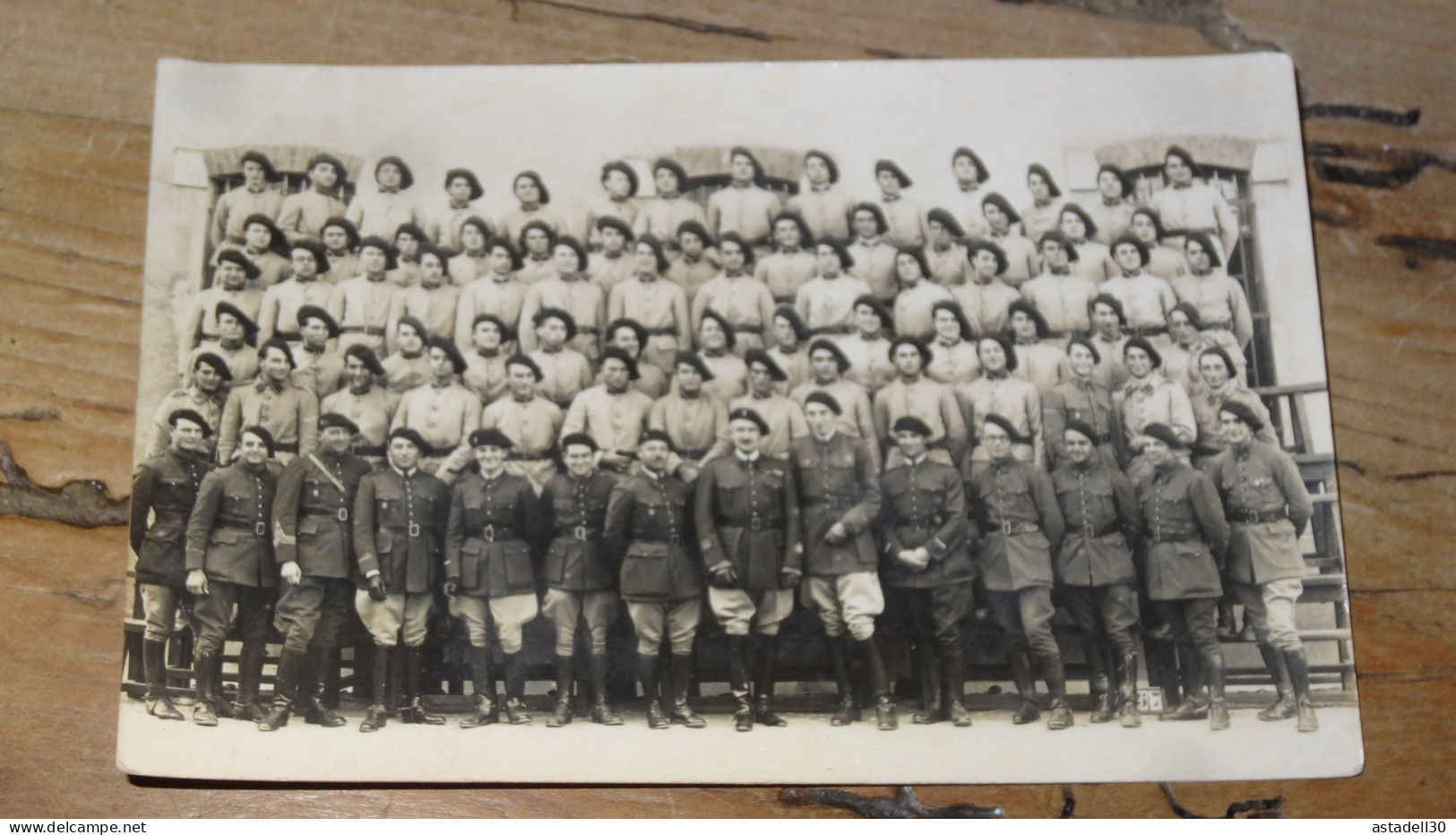 Carte Photo De Militaires Avec  "94"sur Le Col  ............... BH-19130 - Regiments