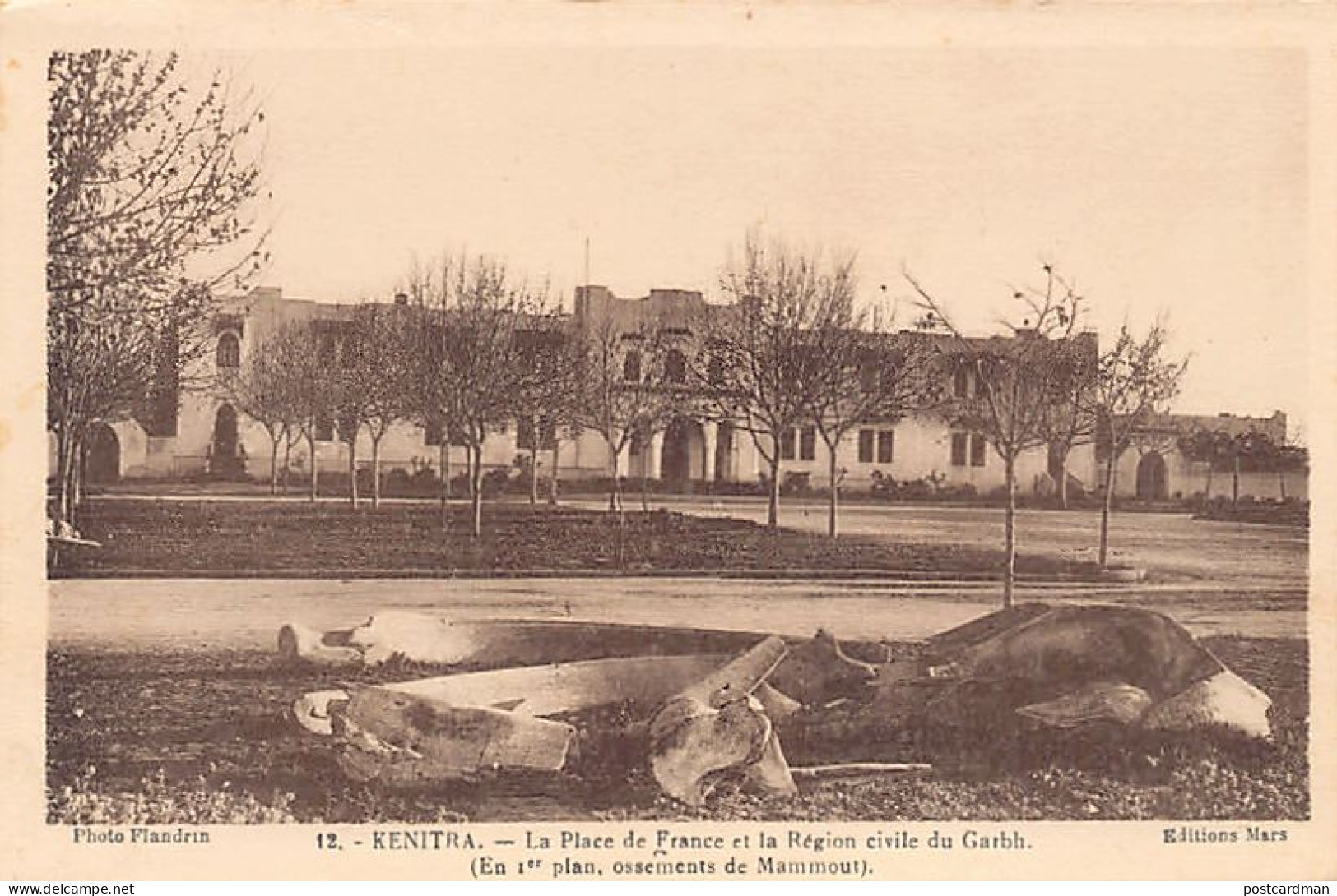 KENITRA - La Place De France Et La Région Civile Du Garbh - Ed. Flandrin 12 - Other & Unclassified