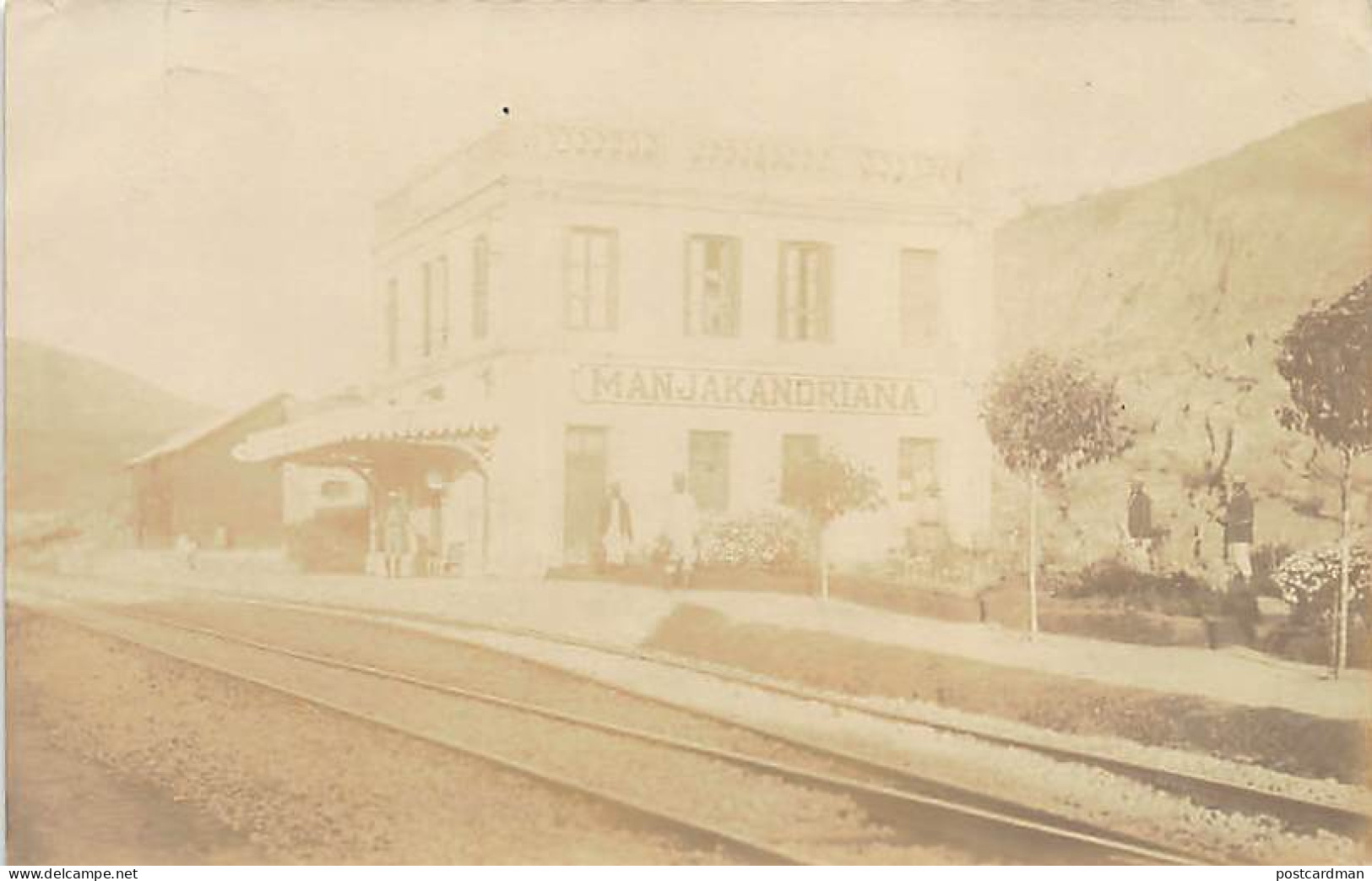 Madagascar - MANJAKANDRIANA - La Gare - CARTE PHOTO. - Madagascar