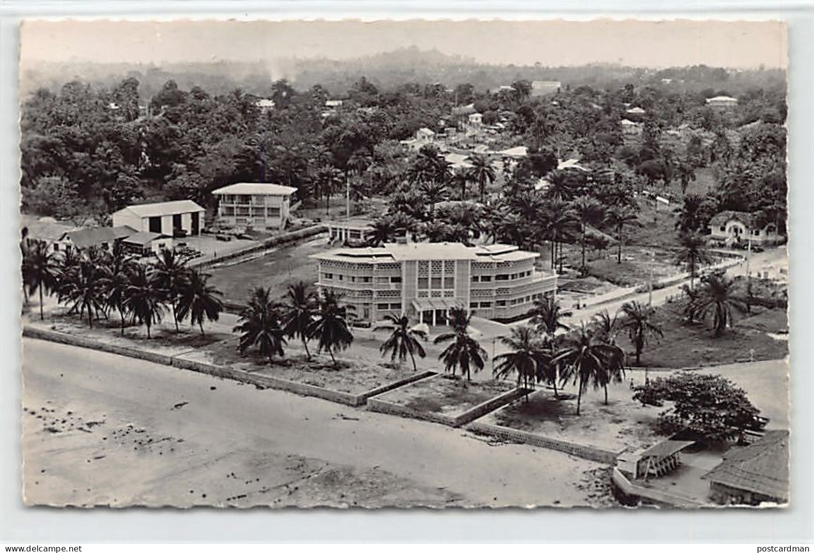 Gabon - LIBREVILLE - La Caisse Centrale - Ed. V. Simarro 1719 - Gabun