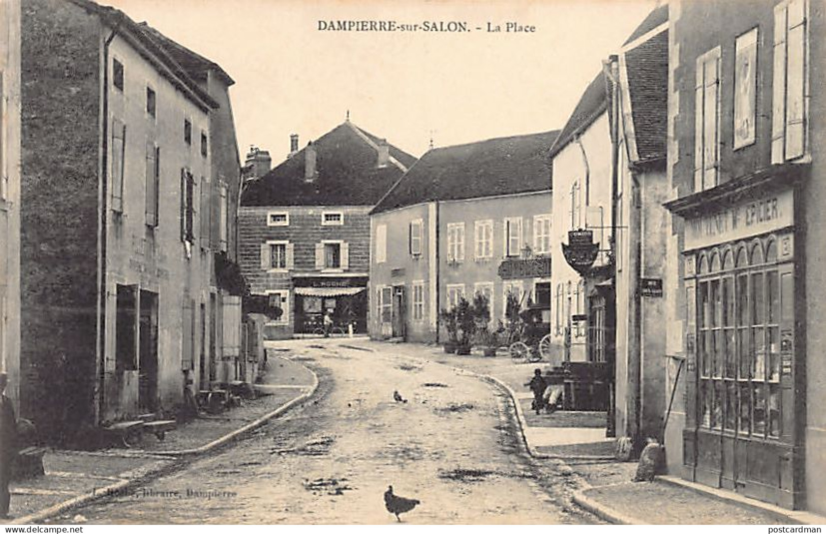 Dampierre-sur-Salon (70) La Place - Moutenet Epicier - Magasin L. Roche (éditeur De La Carte Postale) - Ed. L. Roche  - Dampierre-sur-Salon