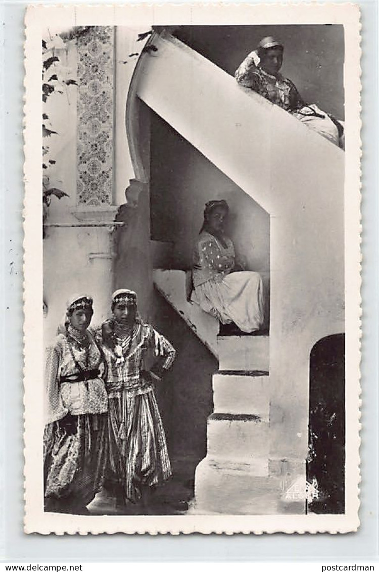 Algérie - Femmes Dans Le Patio D'une Maison Mauresque - Ed. EPA 129 - Donne