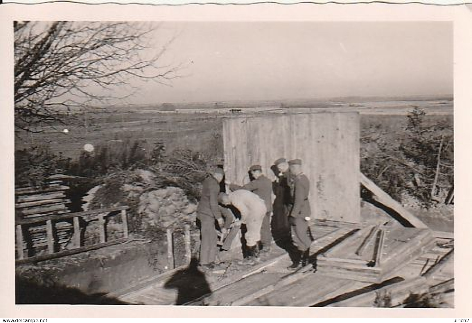 Foto Swiny - Aufstellung Einer Baracke - Deutsche Soldaten - Whsl. Russland - 2. WK - 8*5cm (69390) - Guerra, Militari