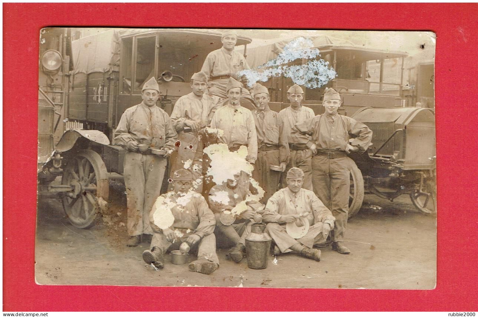 PHOTOGRAPHIE MILITAIRE SOLDAT DU 131° REGIMENT DEVANT VEHICULES MILITAIRES GUERRE 1914 1918 - War, Military