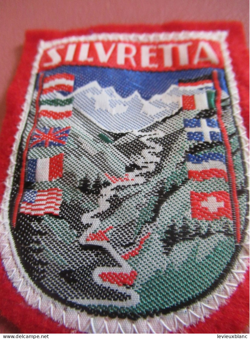 Ecusson Tissu Ancien /Massif De SILVRETTA/ Autriche - Suisse  / Vers 1960-1980                    ET699 - Escudos En Tela