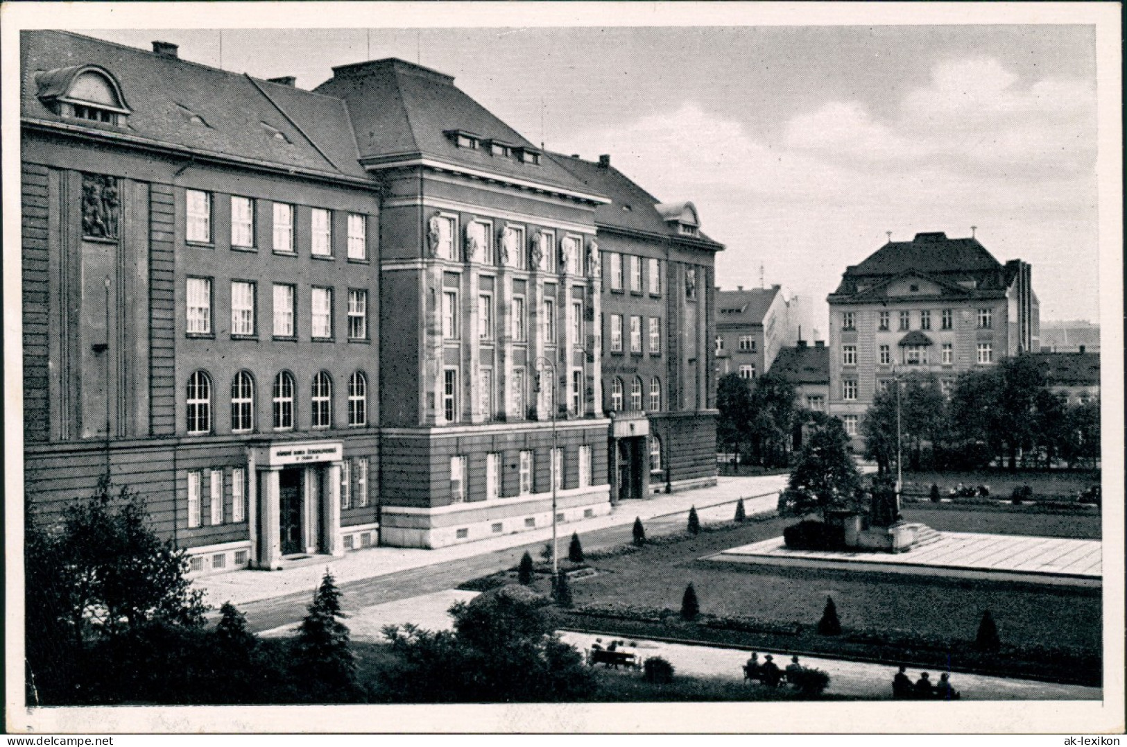 Postcard Pilsen Plzeň Obchodní Akademie 1932 - Tchéquie