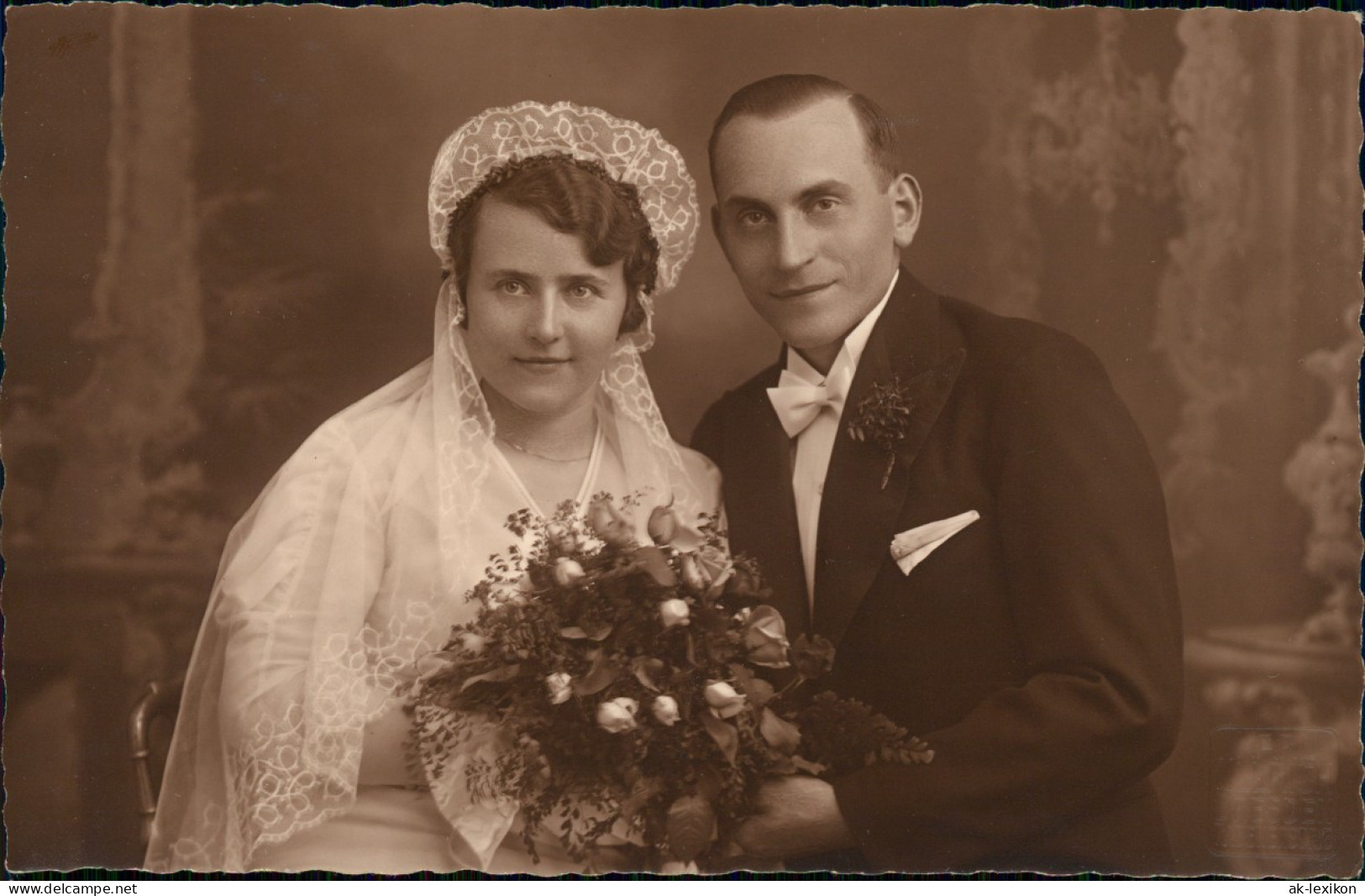 Ansichtskarte  Hochzeit - Braut In Spitze Und Bräutigam 1936 - Matrimonios