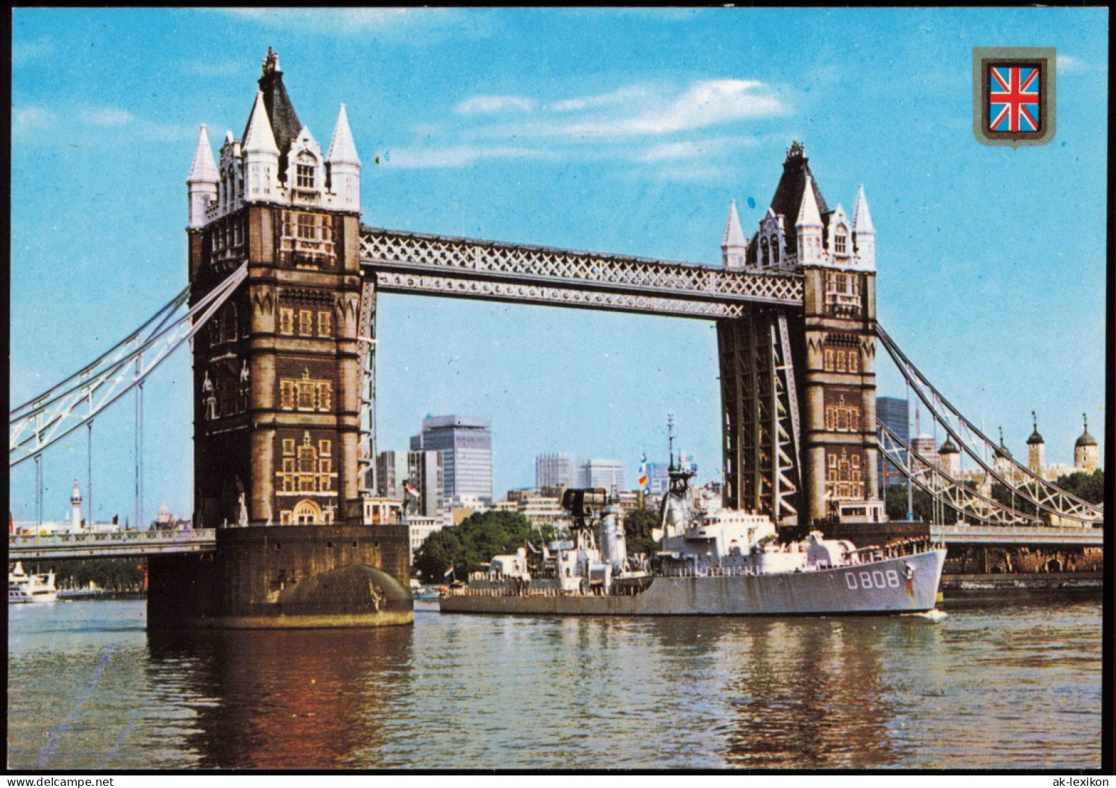 Postcard London Tower Bridge (passierendes Marine-Schiff) 1980 - Autres & Non Classés