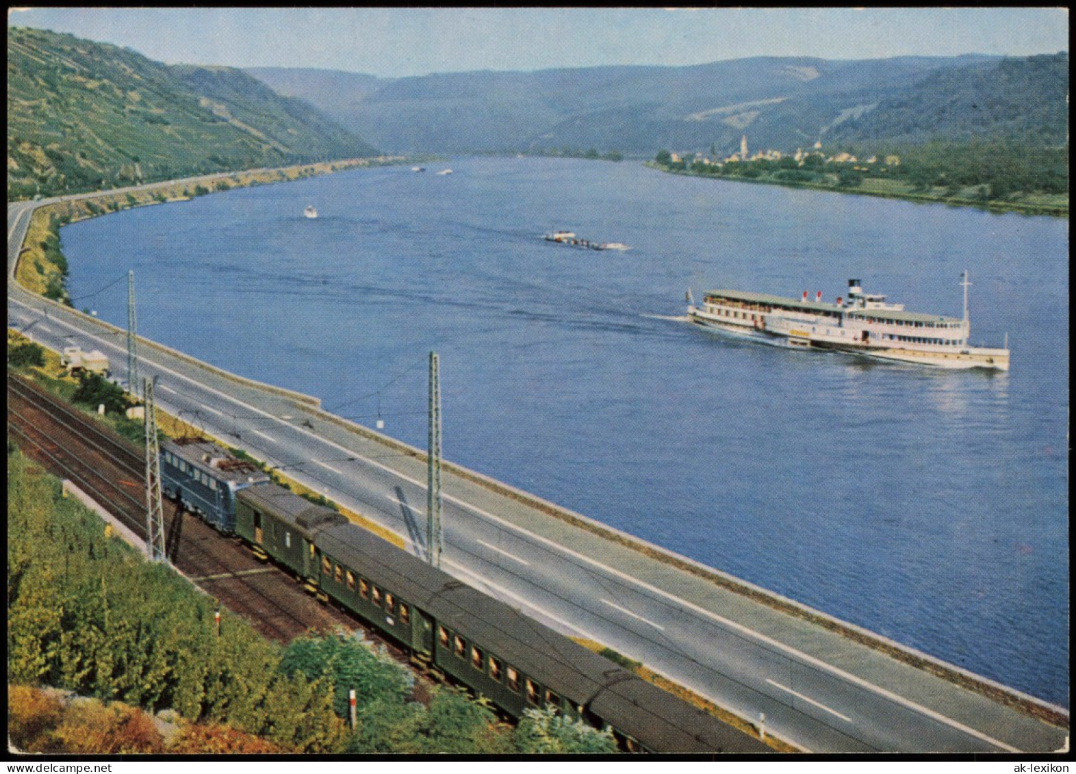 Elektrolok Mit Personenzug Am Rhein (Rhein Schiff Dampfer) 1970 - Treni