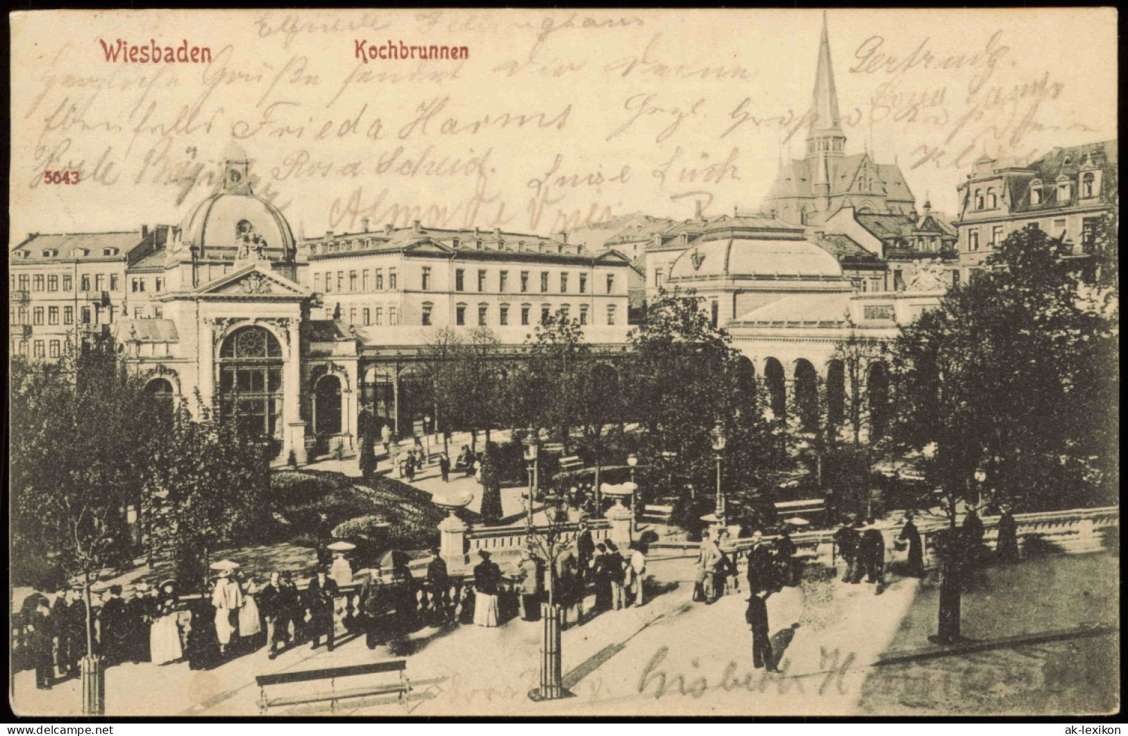 Ansichtskarte Wiesbaden Kochbrunnen, Belebt 1904 - Wiesbaden