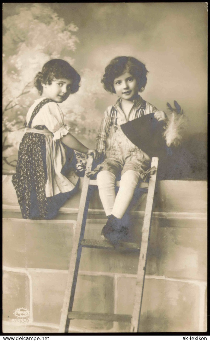 Kinder Künstlerkarte Junge Und Mädchen Auf Mauer Fotokunst 1913 - Portraits