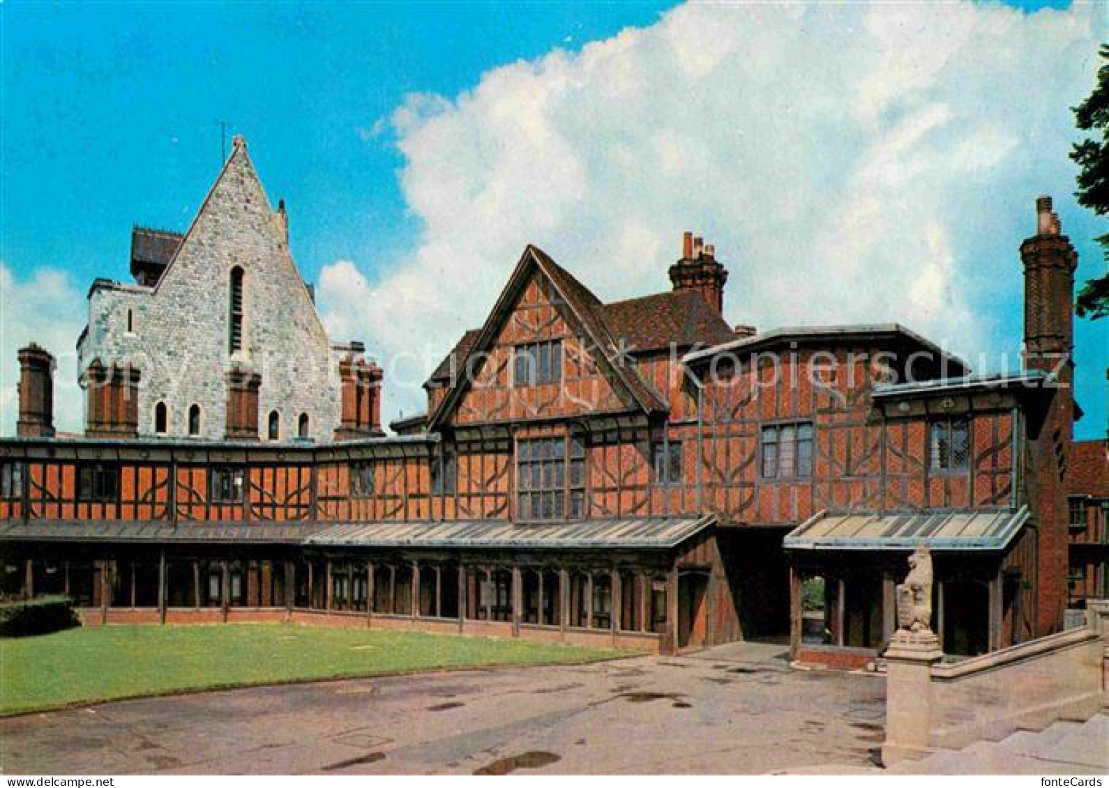 72769183 Windsor Berkshire Windsor Castle Horseshoe Cloister And Curfew Tower  - Other & Unclassified