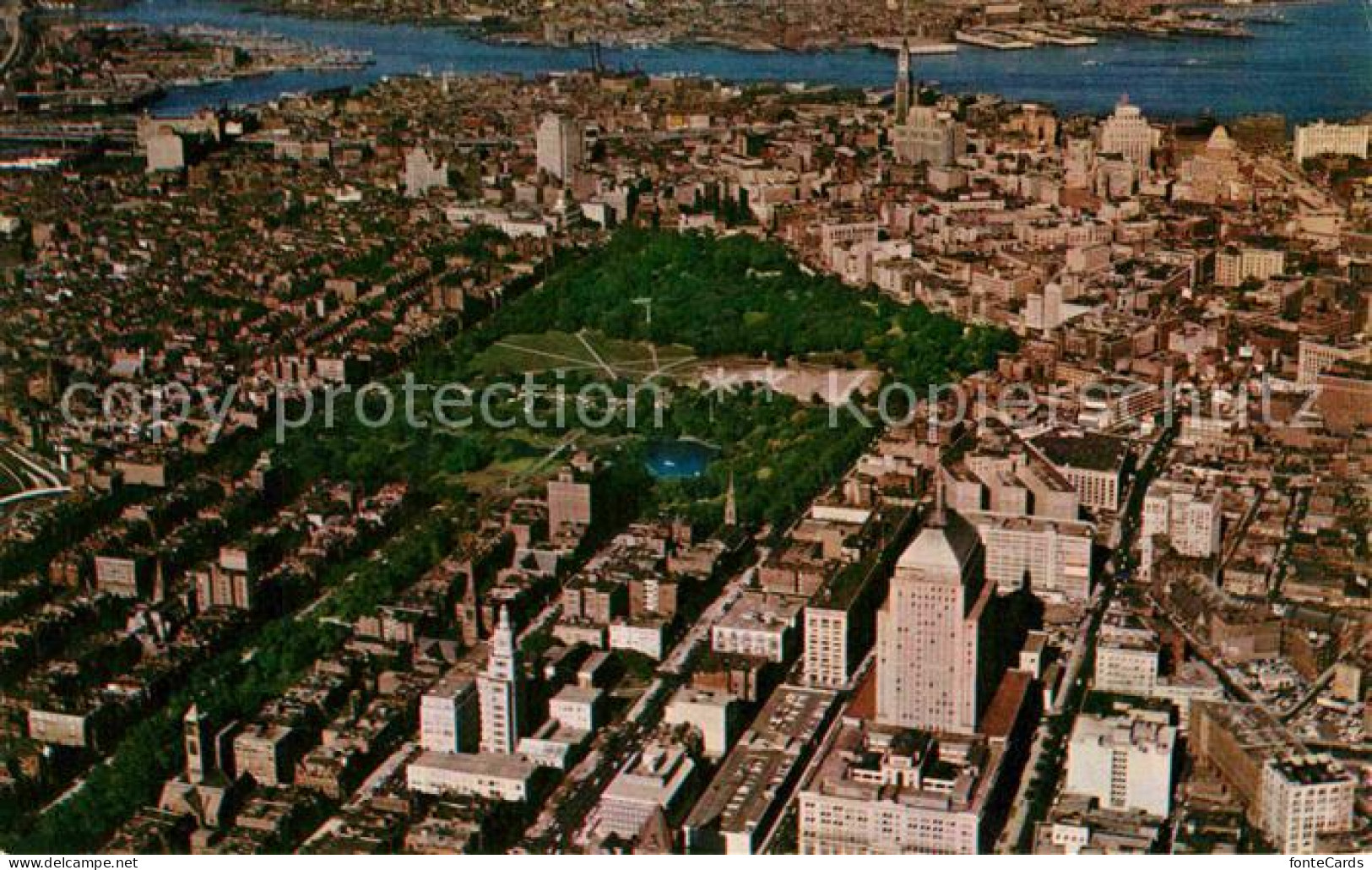 72767457 Boston_Massachusetts Fliegeraufnahme Skylin With Public Gardens  - Andere & Zonder Classificatie