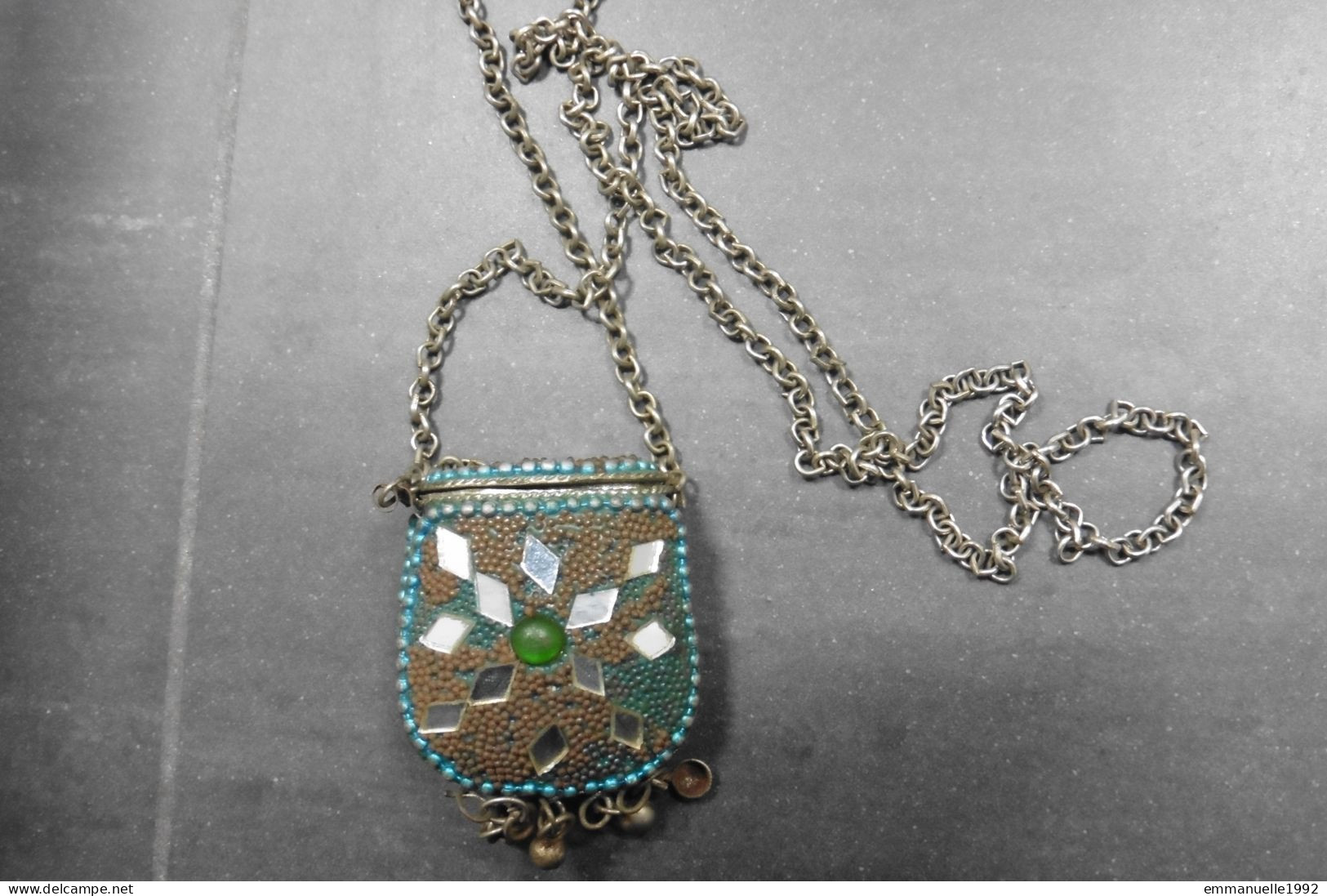 Vintage - Collier Inde Chaîne Métal Argenté Mini-sac Bourse Cachette Perles Miroirs Et Grelots - Volksschmuck