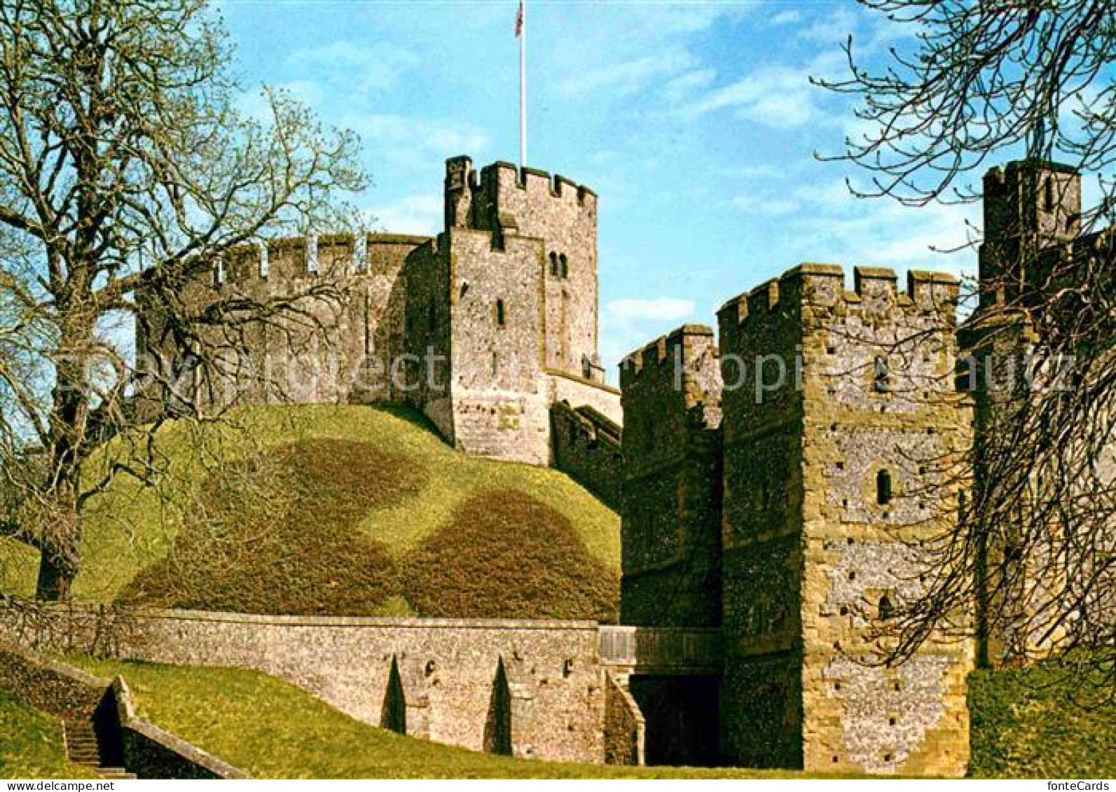 72762615 Arundel Castle Keep Barbican Towers  Arundel - Autres & Non Classés