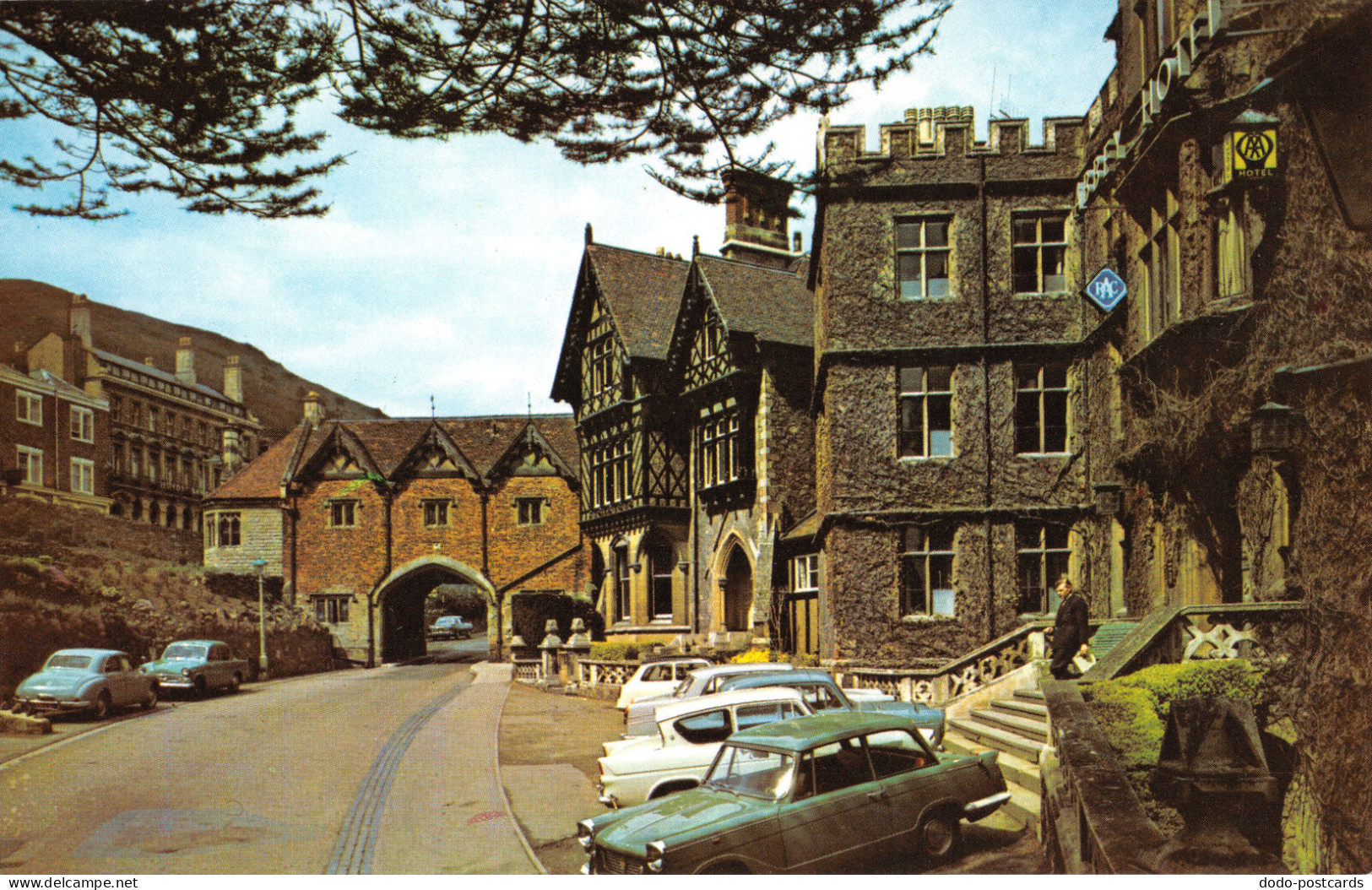 R295060 The Abbey Gateway. Great Malvern. No. 10651 - Wereld