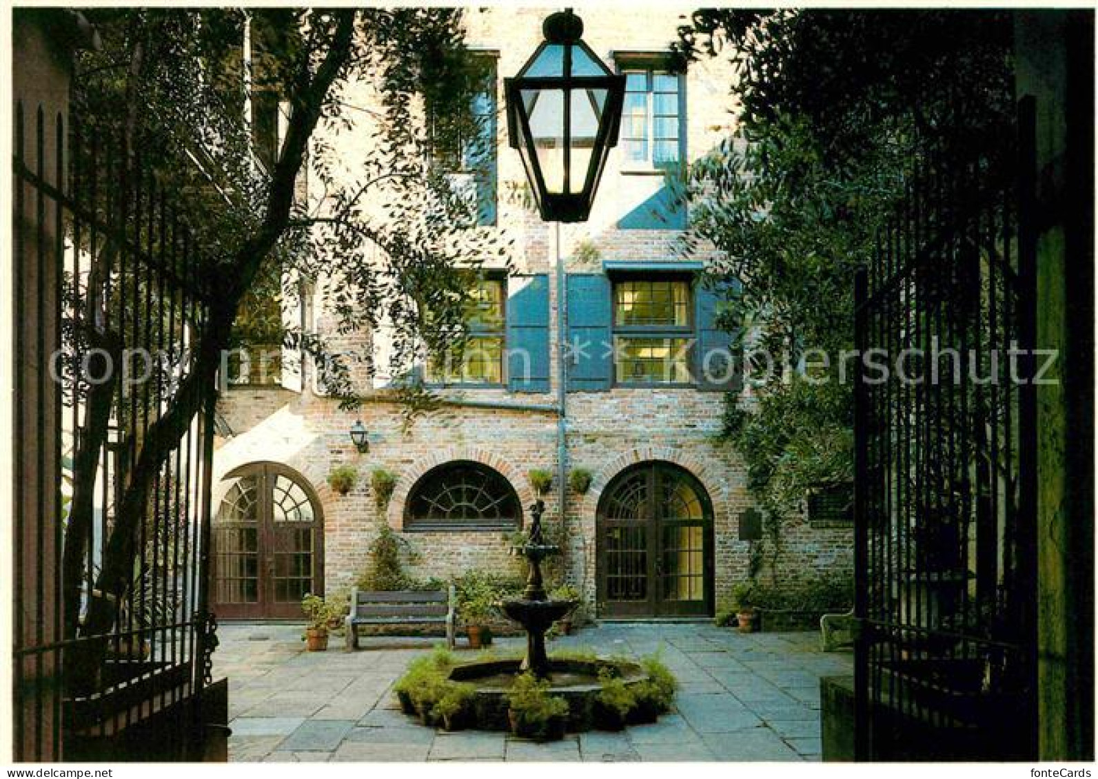 72708467 New_Orleans_Louisiana Broulatour Courtyard - Andere & Zonder Classificatie