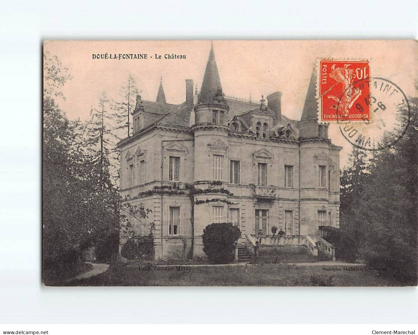 DOUE LA FONTAINE : Le Château - Très Bon état - Doue La Fontaine