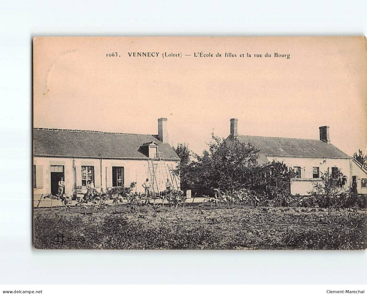 VENNECY : L'Ecole De Filles Et La Rue Du Bourg - état - Other & Unclassified