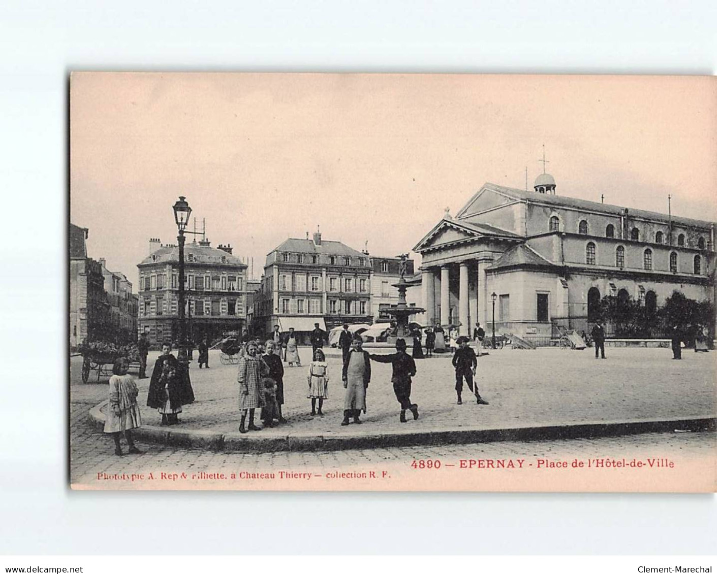 EPERNAY : Place De L'Hôtel De Ville - Très Bon état - Epernay