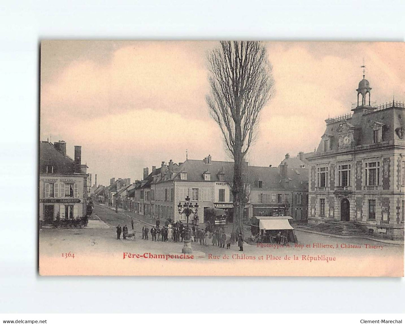 FERE CHAMPENOISE : Rue De Châlons Et Place De La République - Très Bon état - Fère-Champenoise