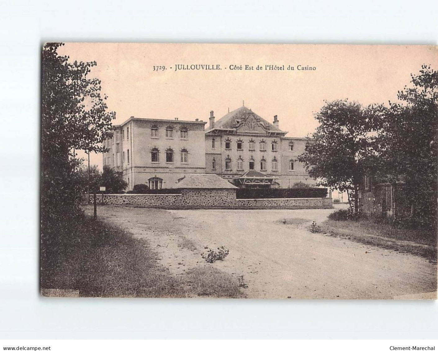 JULLOUVILLE : Côté Est De L'Hôtel Du Casino - état - Other & Unclassified