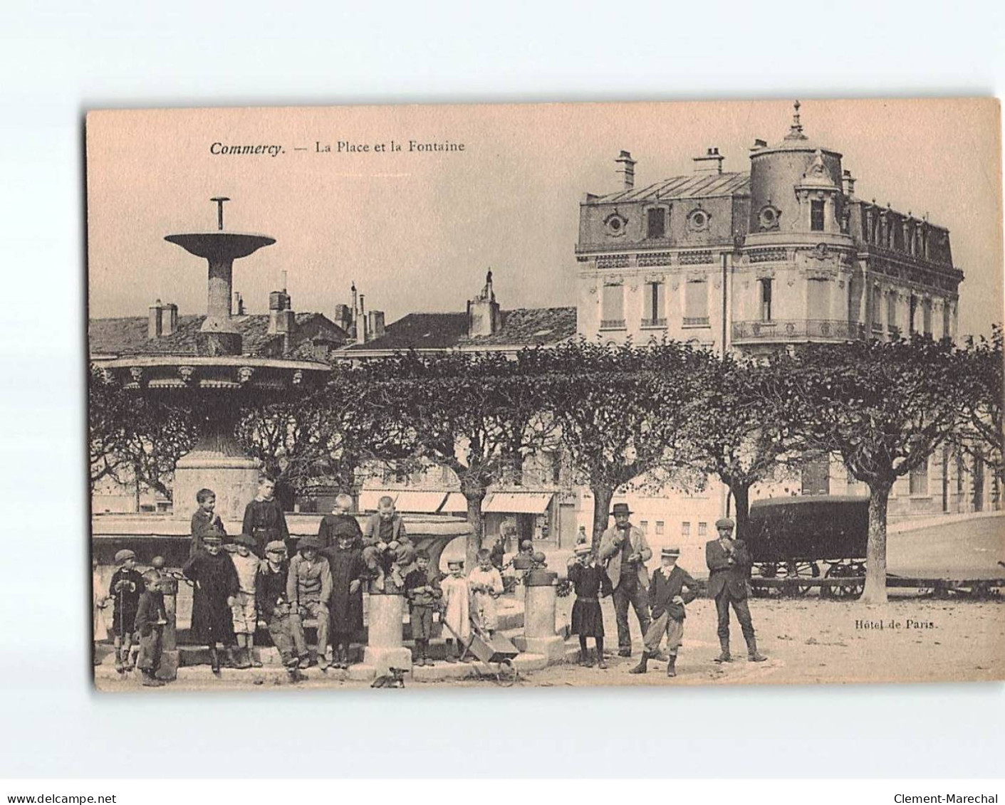 COMMERCY : La Place Et La Fontaine - Très Bon état - Commercy