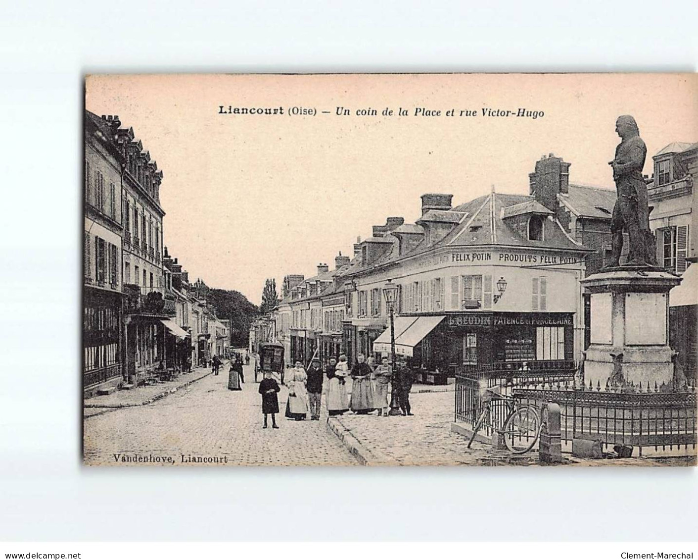 LIANCOURT : Un Coin De La Place Et Rue Victor-Hugo - Très Bon état - Liancourt