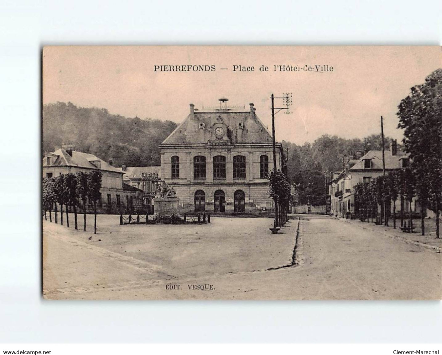 PIERREFONDS : Place De L'Hôtel De Ville - Très Bon état - Pierrefonds