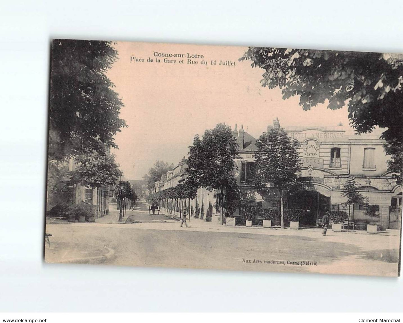 COSNE SUR LOIRE : Place De La Gare Et Rue Du 14 Juillet - Très Bon état - Cosne Cours Sur Loire