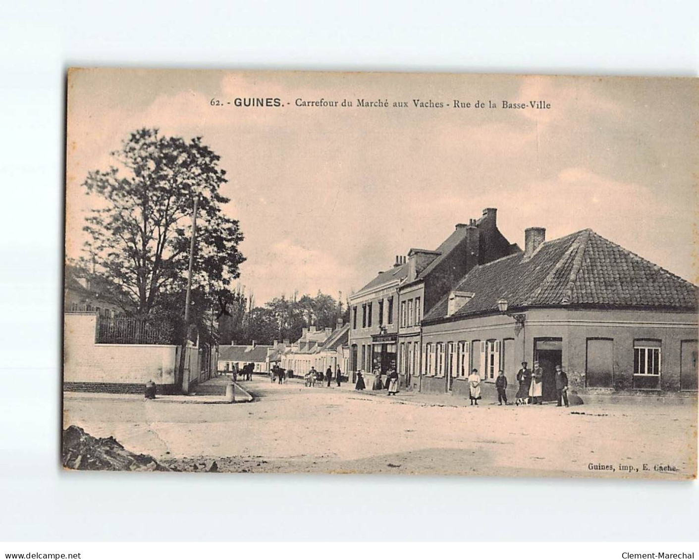 GUINES : Carrefour Du Marché Aux Vaches, Rue De La Basse-Ville - état - Guines