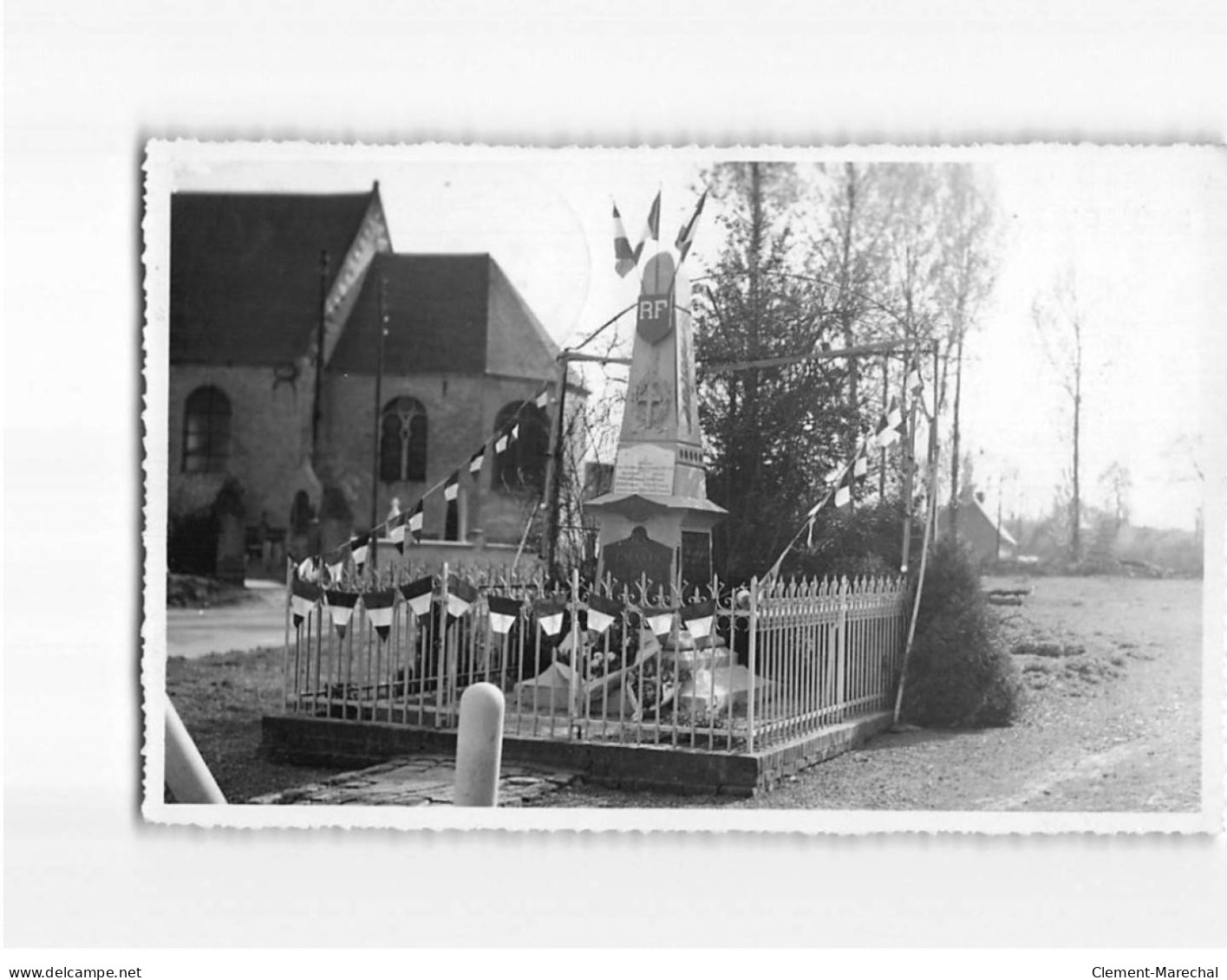 SIMENCOURT : Monument Aux Morts - Très Bon état - Autres & Non Classés