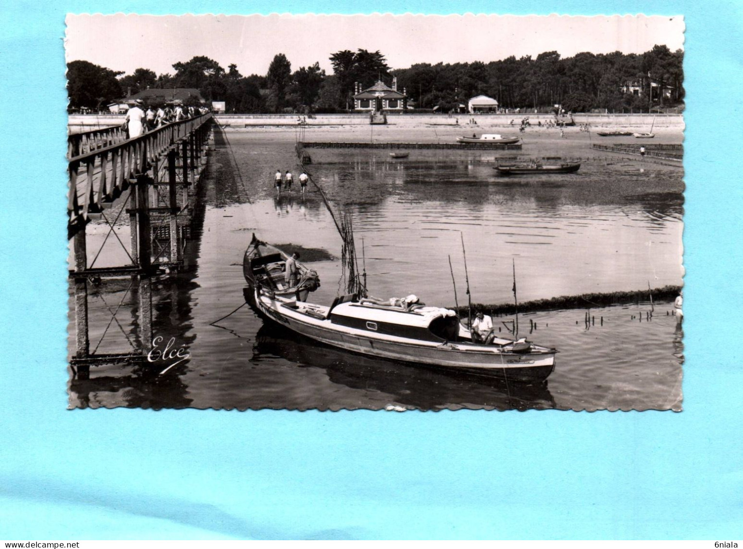 21600  CAP FERRET  Le  Ponton Et La Plage  ( Bateaux  )  Gironde   33 - Autres & Non Classés