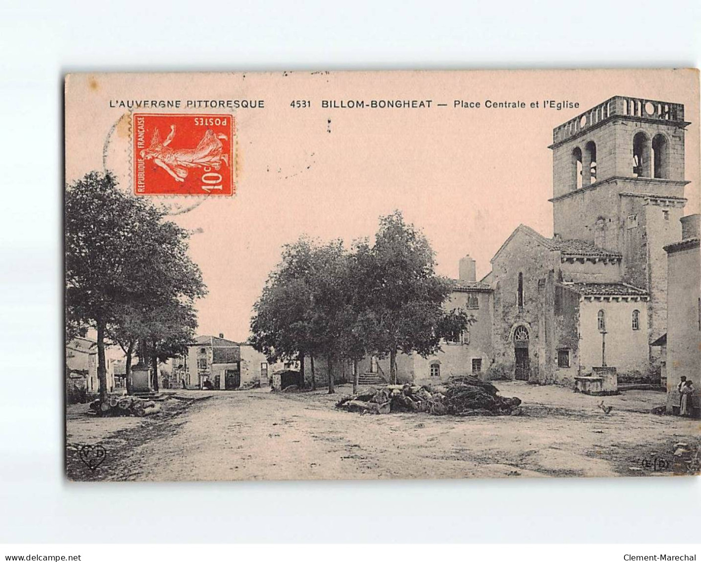 BILLOM BONGHEAT : Place Centrale Et L'Eglise - état - Autres & Non Classés