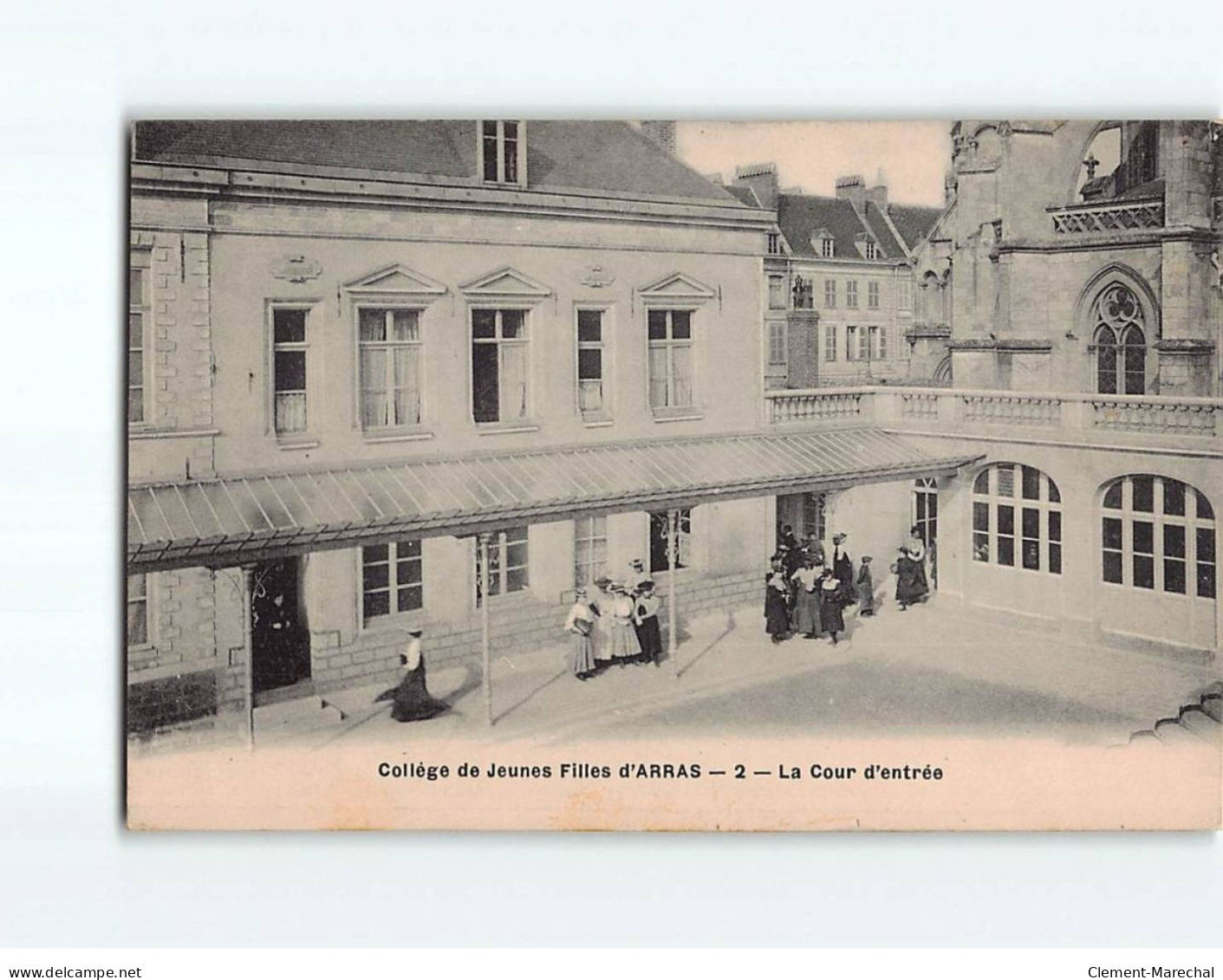 ARRAS : Collège De Jeunes Filles, Le Cour D'entrée - Très Bon état - Arras