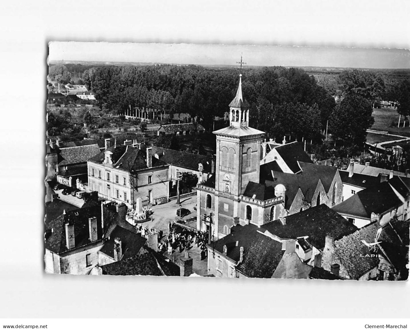 PONTVALLAIN : L'Eglise Et La Mairie - Très Bon état - Pontvallain