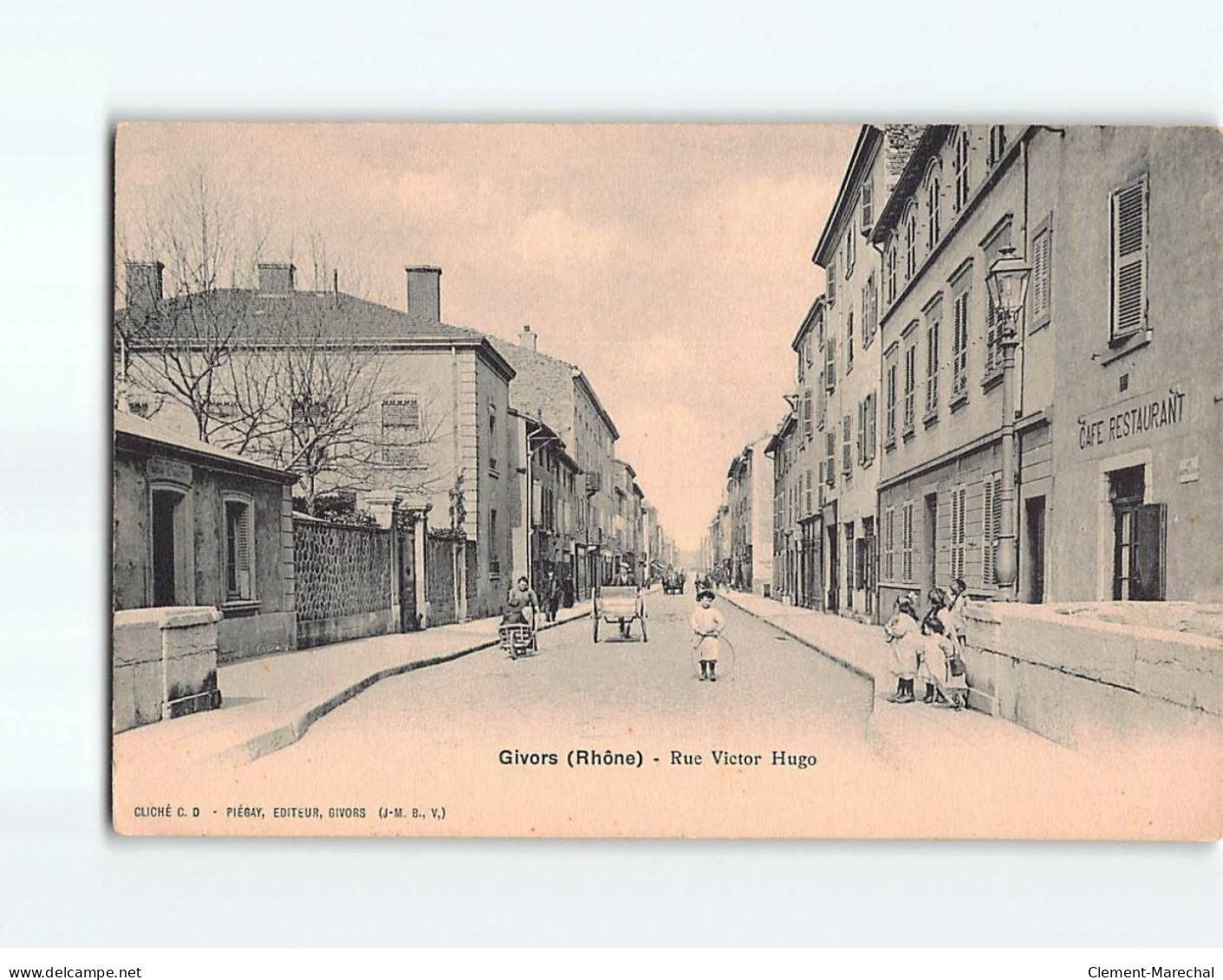 GIVORS : Rue Victor Hugo - Très Bon état - Givors