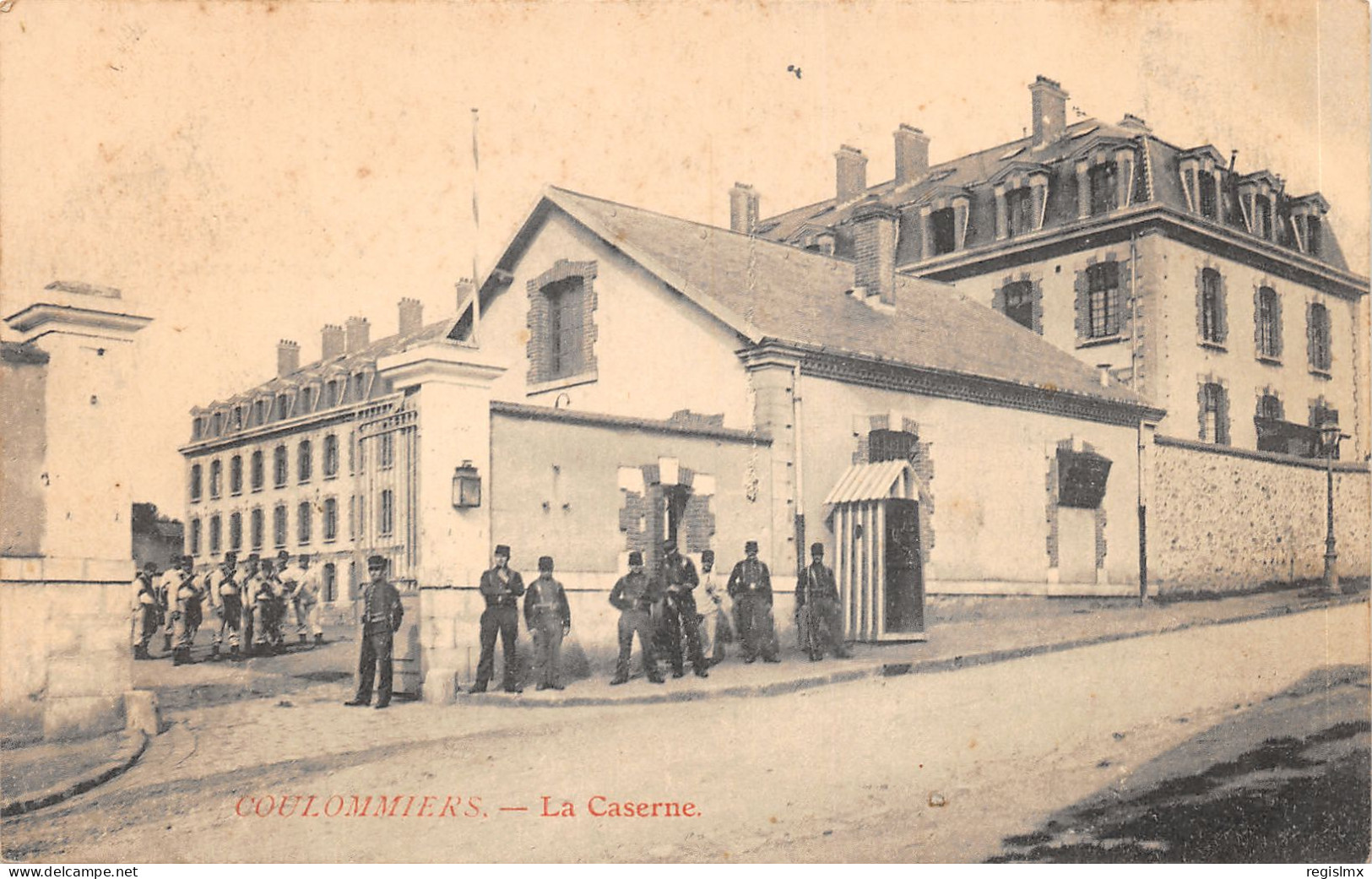 77-COULOMMIERS-LA CASERNE-N°T2411-C/0273 - Coulommiers