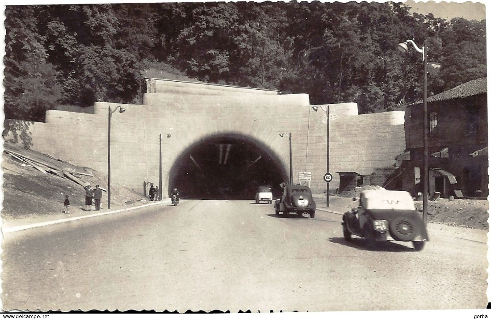 *CPSM - 69 - LYON - Entrée Du Tunnel Routier De La Croix Rousse - Voitures Anciennes, Moto - Lyon 1