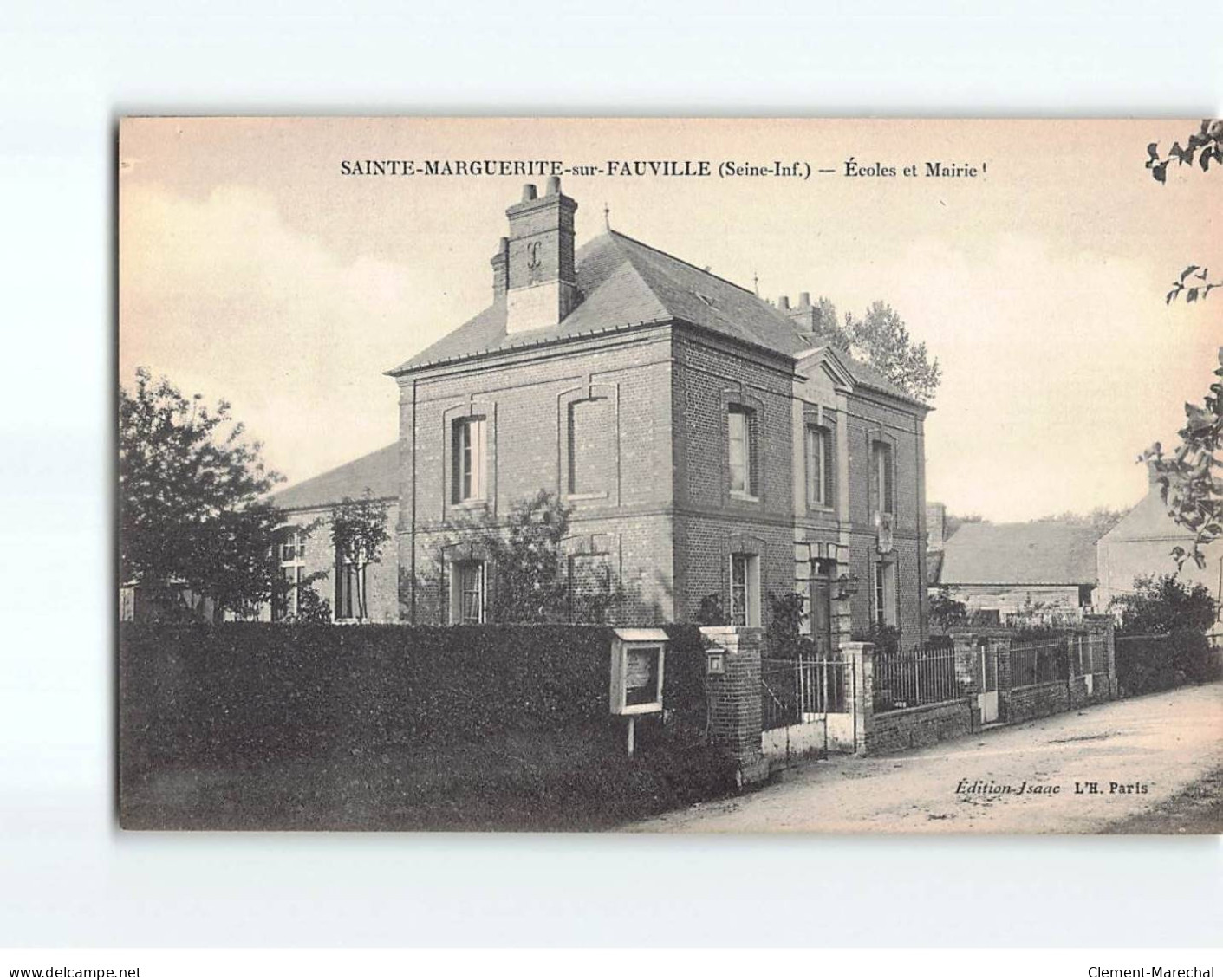 SAINTE MARGUERITE SUR FAUVILLE : Ecoles Et Mairie - Très Bon état - Autres & Non Classés