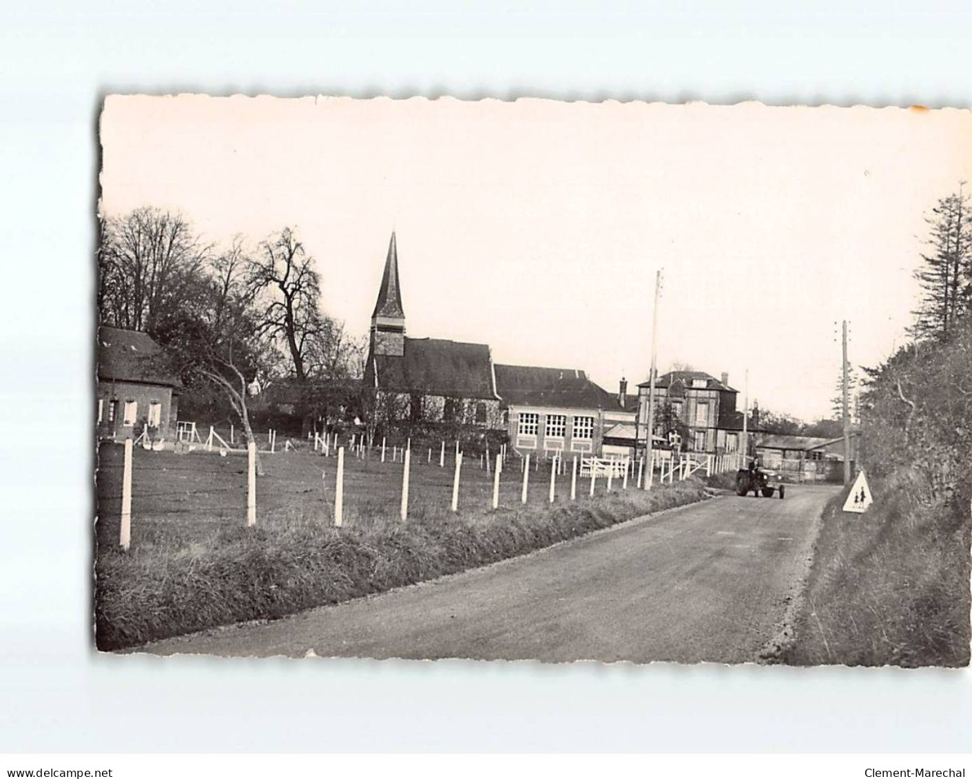 LONGUERUE : L'Eglise - Très Bon état - Andere & Zonder Classificatie