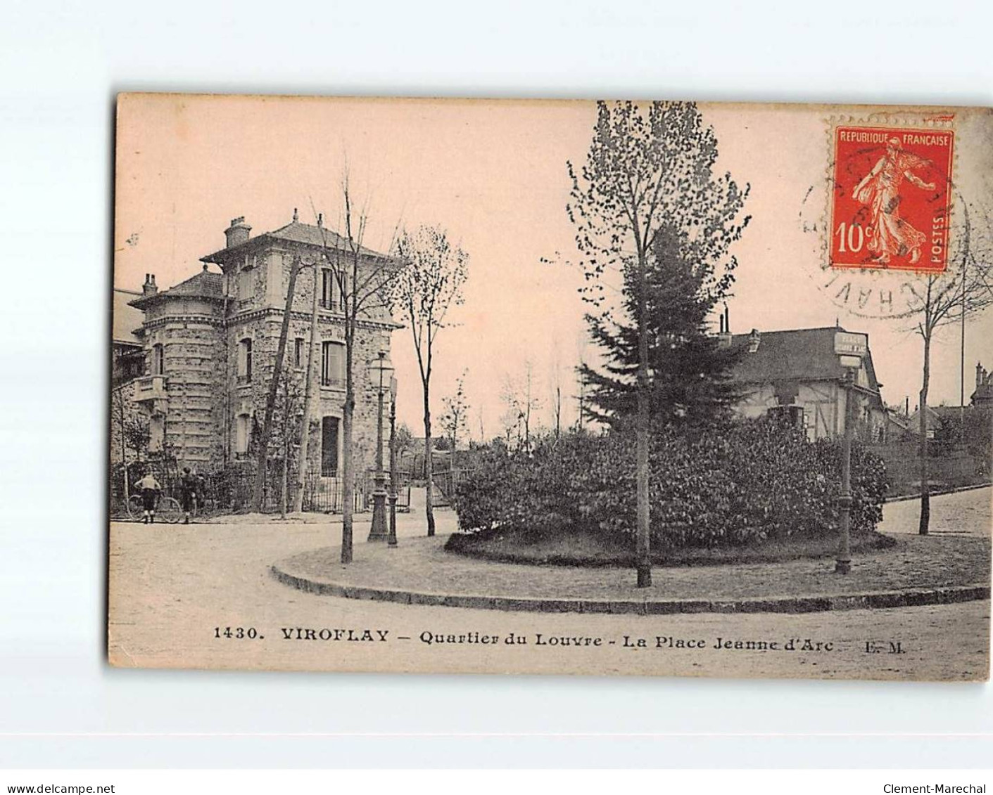 VIROFLAY : Quartier Du Louvre, La Place Jeanne D'Arc - état - Viroflay