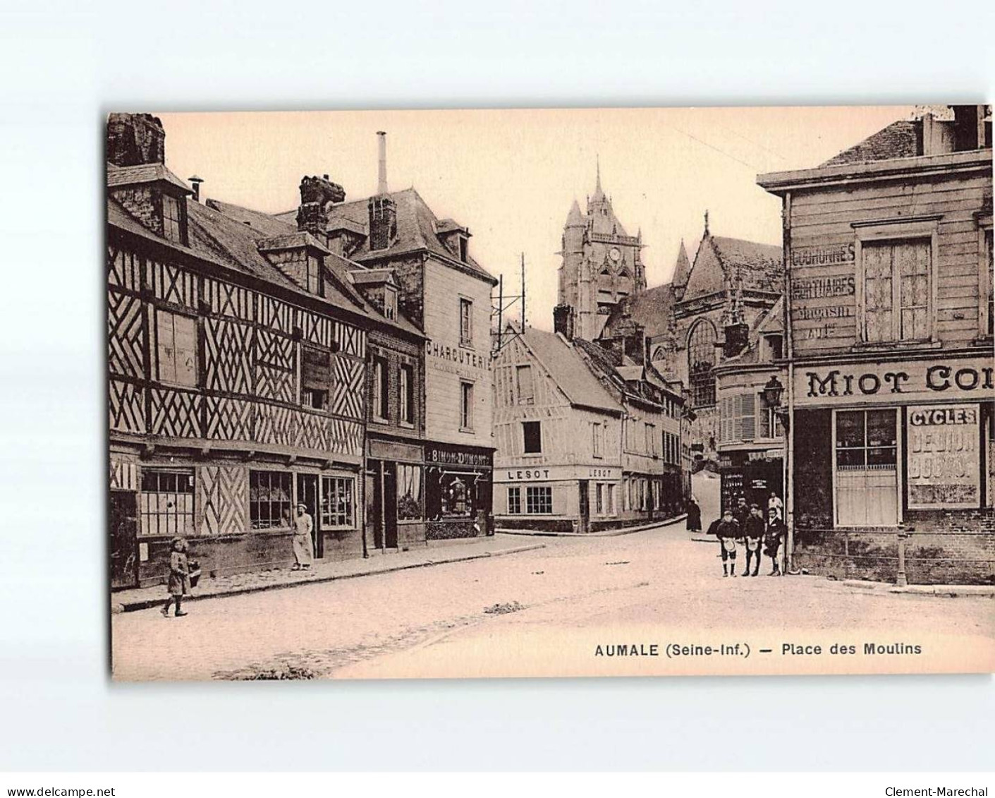 AUMALE : Place Des Moulins - Très Bon état - Aumale