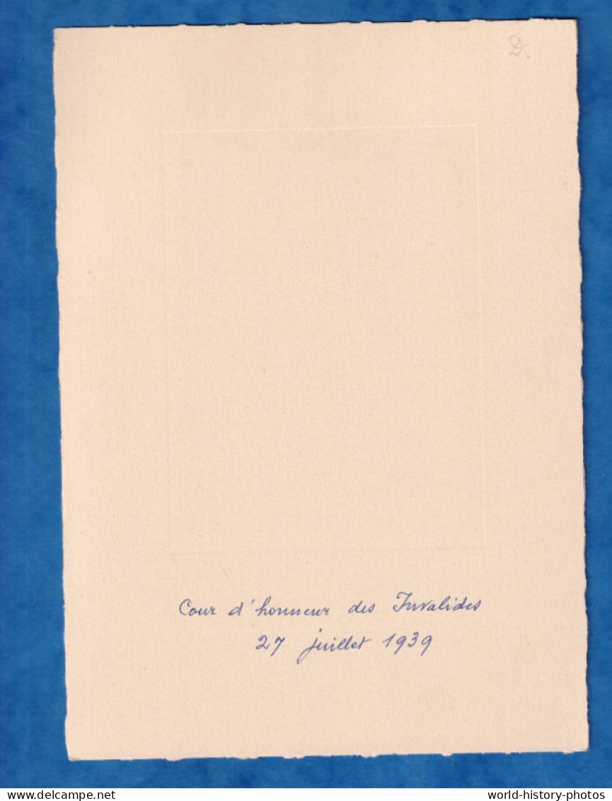 Photo Ancienne - PARIS Cour Des Invalides - Remise De Médaille à Un Civil - Juillet 1939 - Général à Identifier Officier - Guerra, Militares