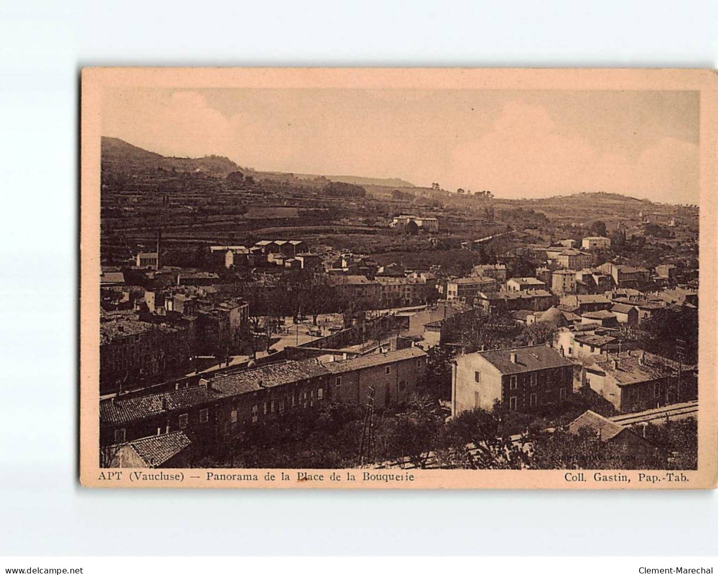 APT : Panorama De La Place De La Bouquerie - Très Bon état - Apt