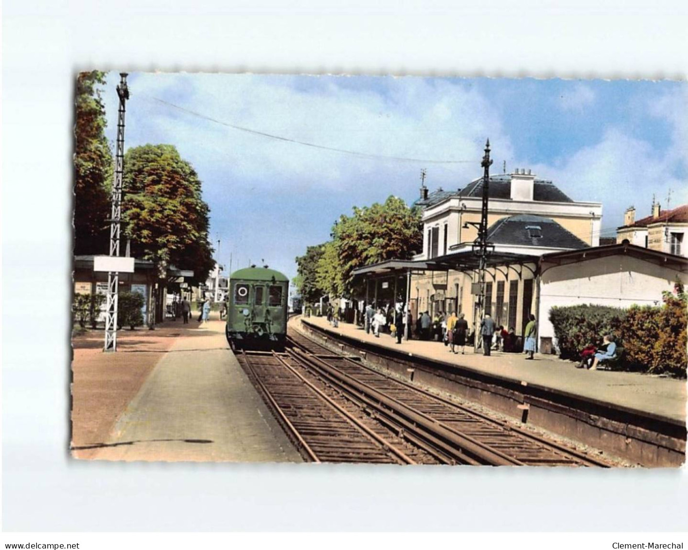 CHATOU : Intérieur De La Gare - Très Bon état - Chatou