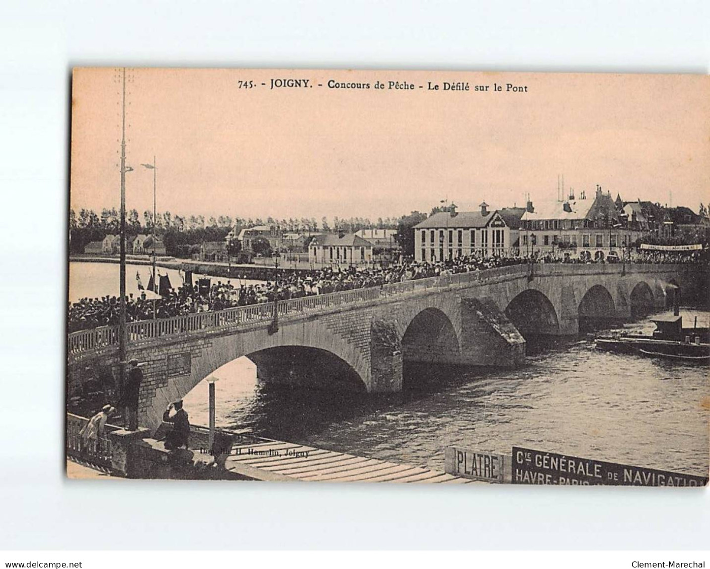 JOIGNY : Concours De Pêche, Le Défilé Sur Le Pont - Très Bon état - Joigny