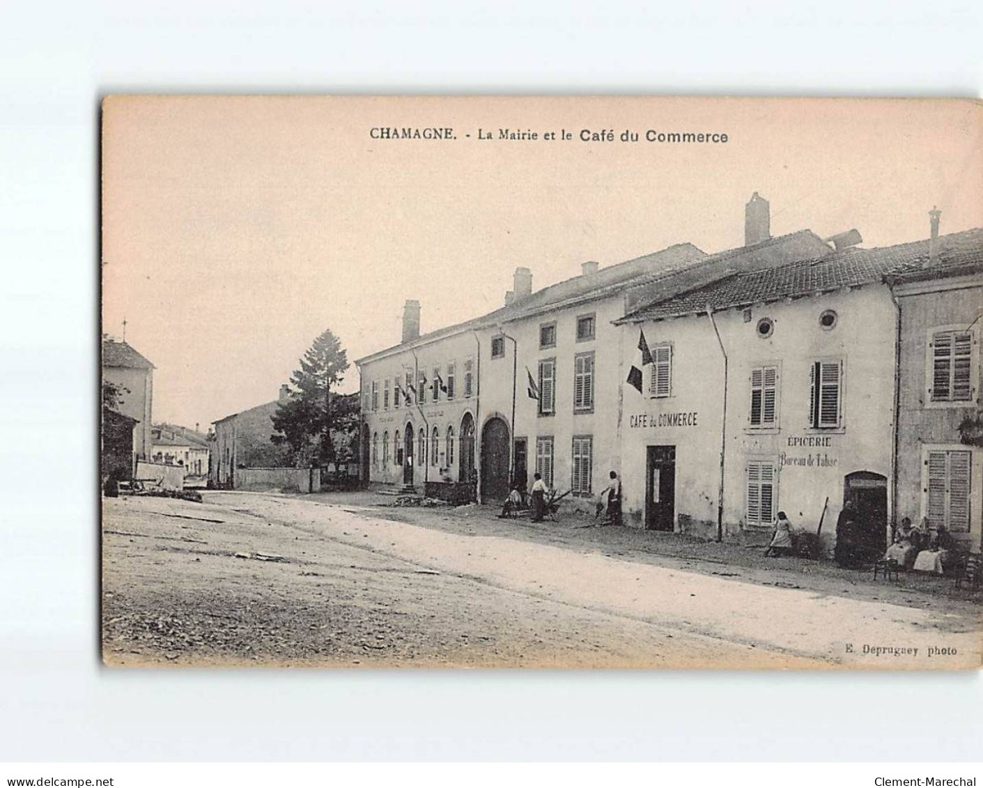 CHAMAGNE : La Mairie Et Le Café Du Commerce - Très Bon état - Other & Unclassified