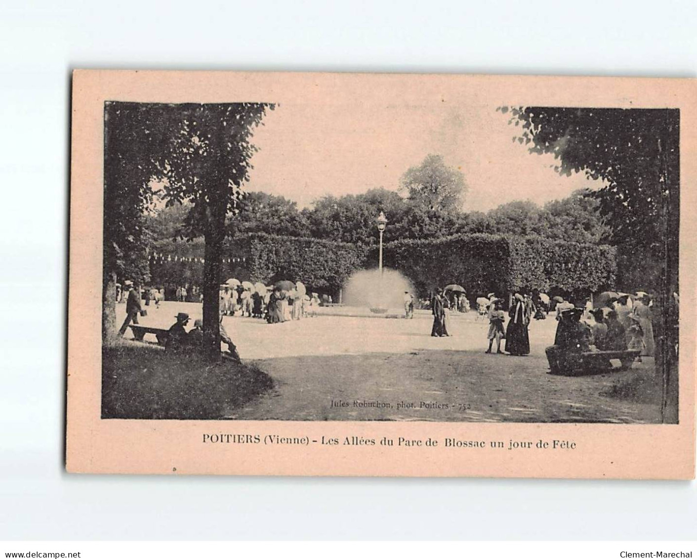 POITIERS : Les Allées Du Parc De Blossac Un Jour De Fête - Très Bon état - Poitiers